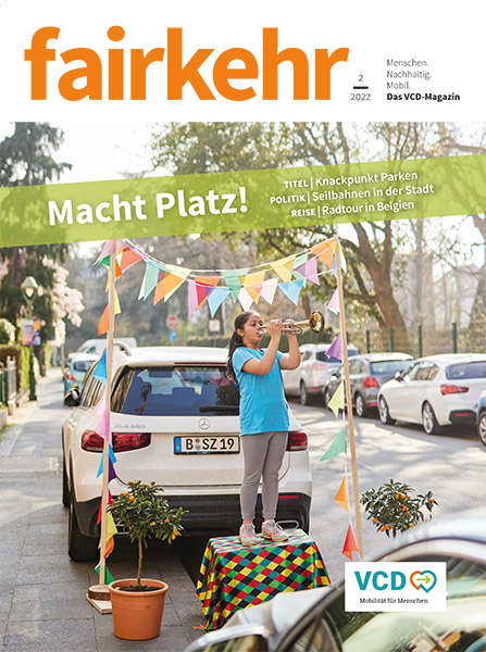Cover der fairkehr 2/2022 zum Thema "Parkraum"